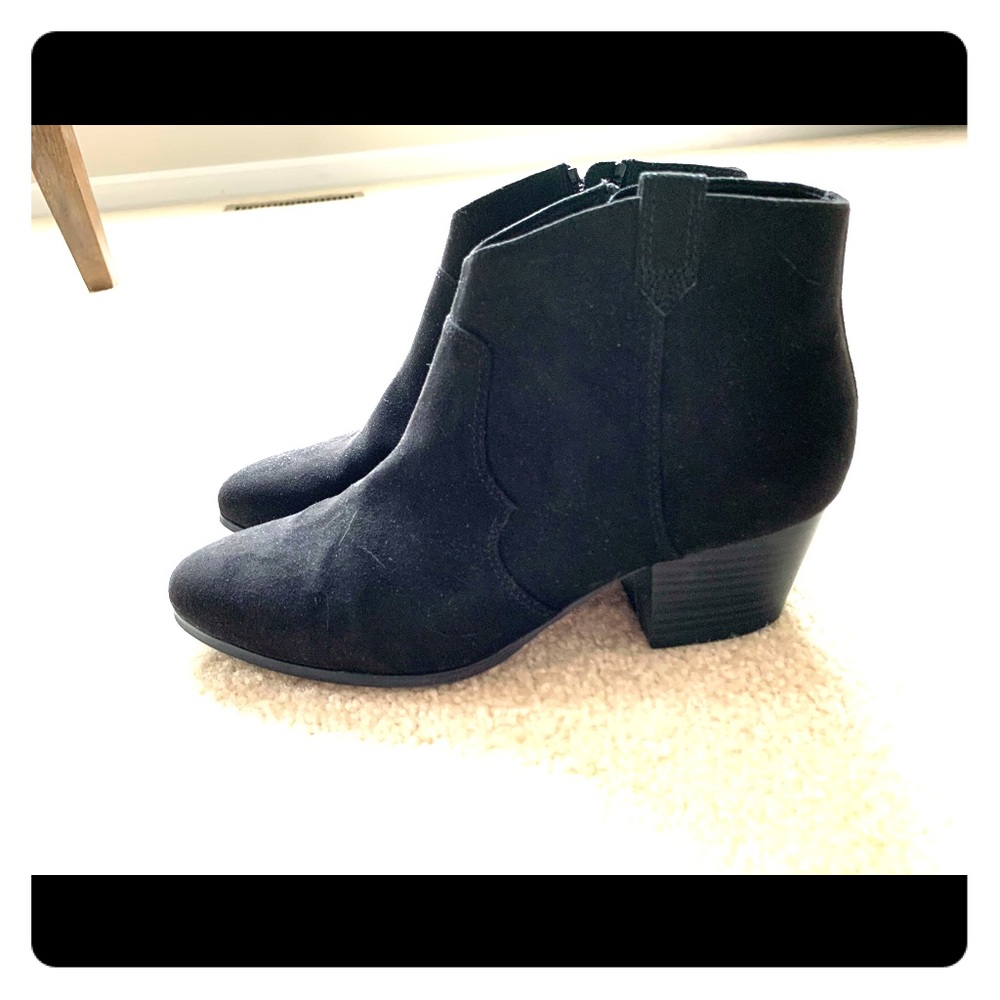 Old navy black velvet booties